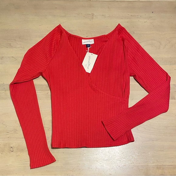 Women’s V-Neck Wrap Shirt Universal Thread - Red - Size Medium - Picture 4 of 8